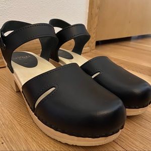 Sven Clogs Mary Jane with Cutout